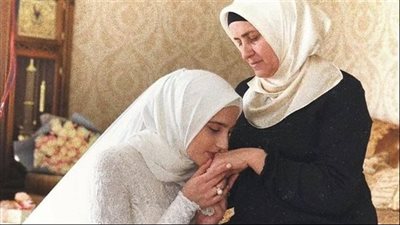 قالت الأم لزوجة ابنها مبتسمة