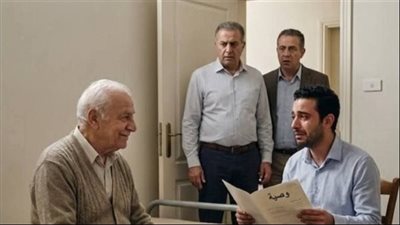 رفـض الأبنـاء الثلاثـة مساعـدة والدهـم فـي ديونـه اله