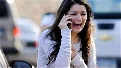 سمعت الفتاة اصوات زغريد فخرجت